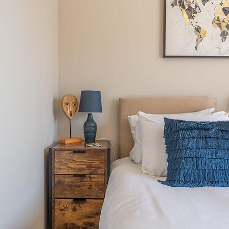 Superb One Bedroom Apartment In Coventry Cv1 *New* Buitenkant foto