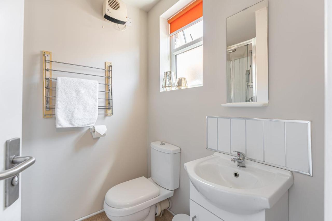 Superb One Bedroom Apartment In Coventry Cv1 *New* Buitenkant foto